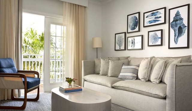 Key West Vacation @ the Beach!Partial Waterview Suite Near Ernest Hemingway Home