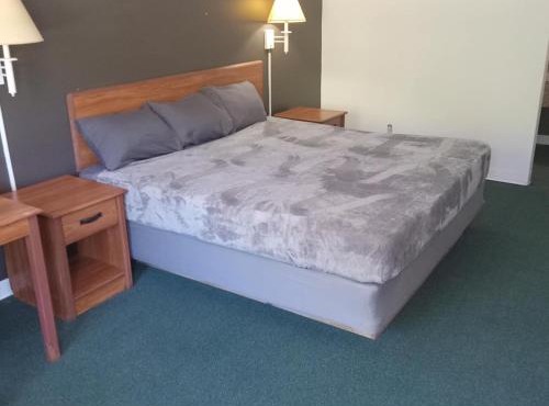 King Bed Hotel Studio 103