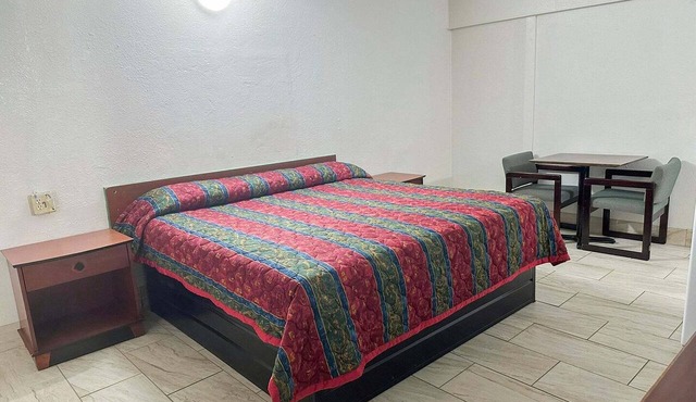 King Bed|Non-Smoking