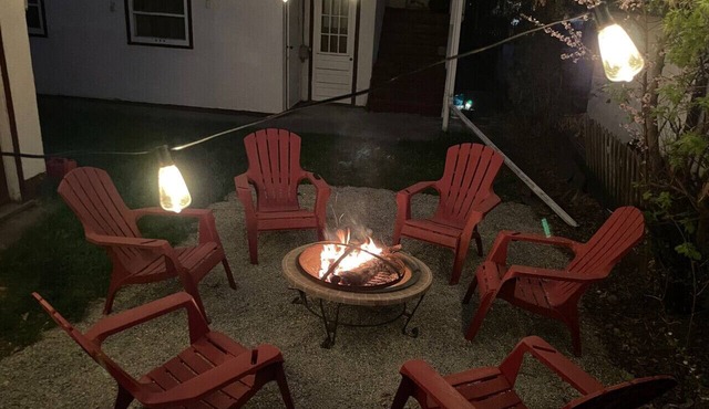 King + Double + Shared Hot Tub | Shiraz in Calgary