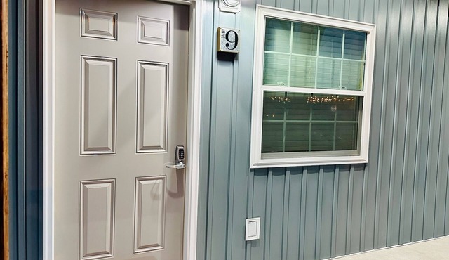 Knotty Squirrel Unit 9 Standard King Suite