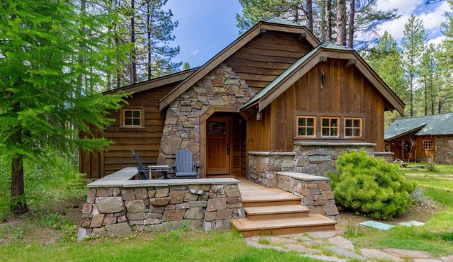 Lake Creek Lodge