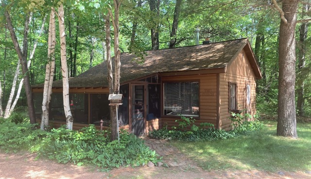Lake front, Cutest and most private little two bed cabin in the north woods!