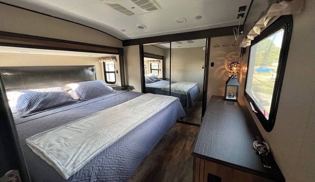 Lake front on Conroe RV Stay !