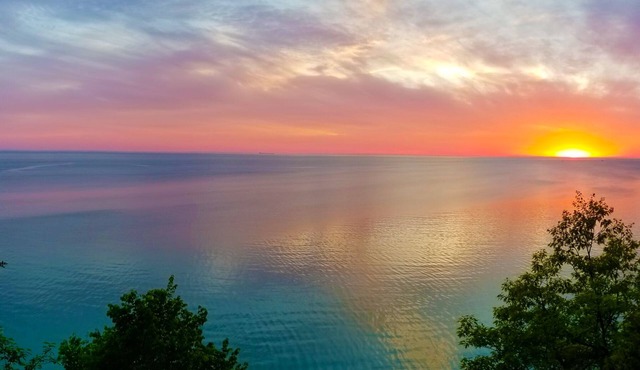 Lake MI Cottage w/105' of Private, Sandy Beach. Aug 22nd Availability.
