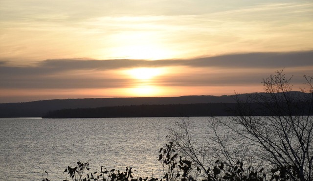 Lake Superior Lake-Front! Last 2 August Weekends Open!