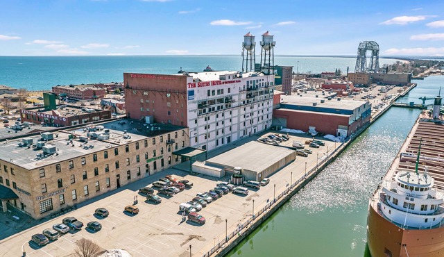 Lake Superior Loft - Sleeps 10, Heart of Canal Park, Lake Superior View