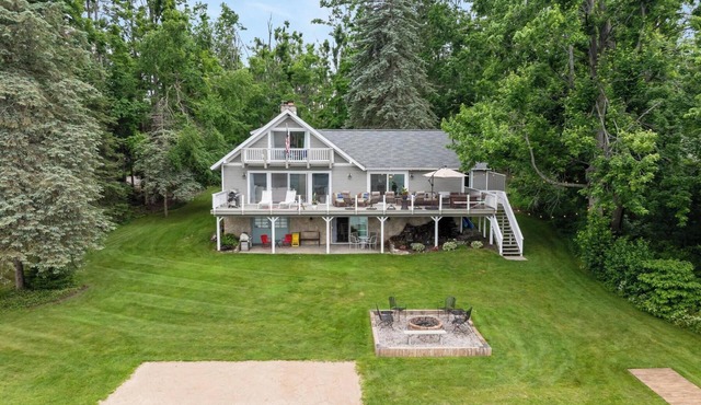 Lakefront Chalet on Big Lake – 4BR Retreat with Dock & Beautiful Views