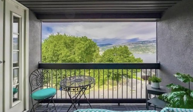 Lakefront Downtown Condo in Kelowna