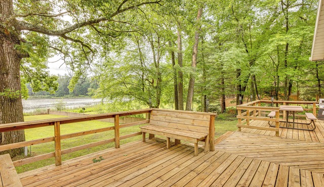 Lakefront Home w/Deck: Central Michigan Escape!