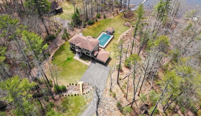 Lakefront Luxury Pool, Hot Tub, Sauna, 6BR, Theatre & Games, Delaware River in Eldred