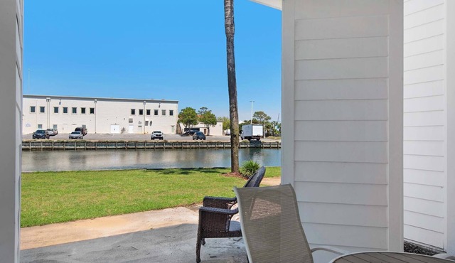 🌊LakeFRONT~Pool+Sauna~Walk2Beach~3BR Shoreline Towers Townhouse #4-4