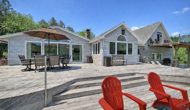 Lakefront Retreat Sleeps 12! Golf & Nature Escape