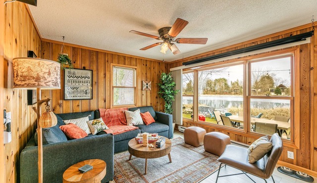 Lakefront, wildlife Cabin retreat - Pelican Bay Cabin