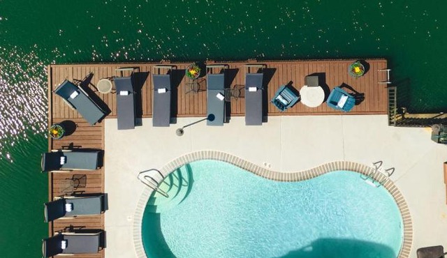 Lakeshore Inn