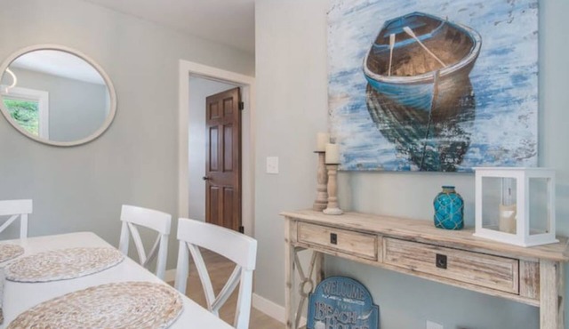 Lakeside Fun · Sleeps 13 · 2 Fire Pits · Outdoor Games · Dogs OK