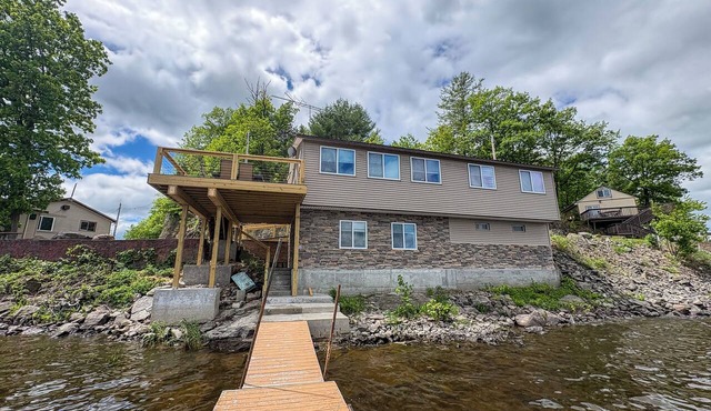 Lakeside Lodge- Newly renovated cabin on Black Lake