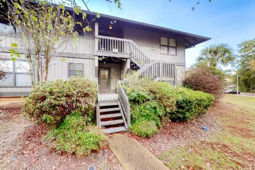 Lanai Village Condo w/Pool & Tennis! Dog Friendly