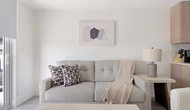 Landing | Modern 1BD, Gym in Hialeah