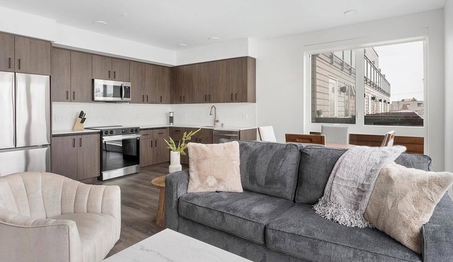 Landing | Spectacular 2BD, Gym in Seattle