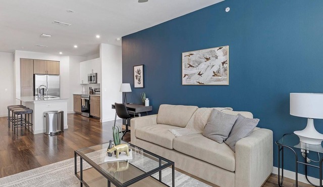 Landing | Stylish 2BD, Clubhouse, Pool