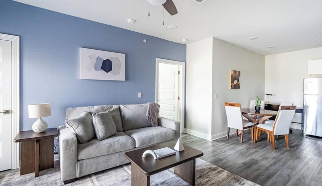 Landing | Stylish 2BD, Gym, Clubhouse
