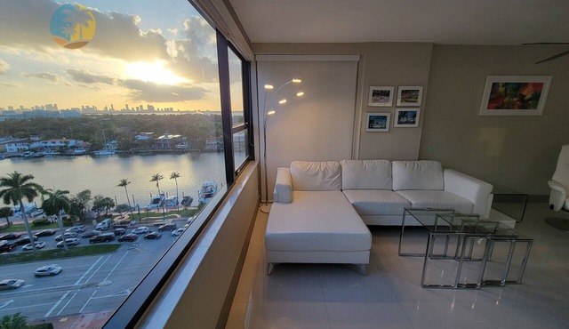 Large 3Bed 2.5Bath Bachelorette Beach Apartment - 1419