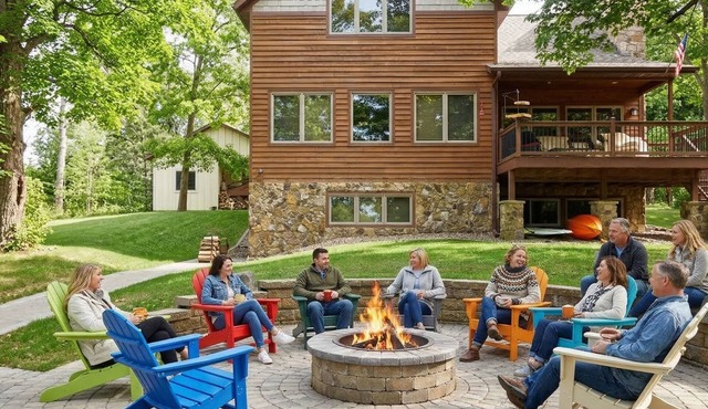 Large Executive Lake Home On Popular Northern Wisconsin Chain of Lakes