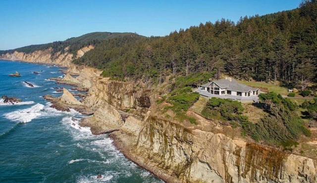 Large Oceanfront Private Home Near Bandon Dunes Golf, Breathtaking Views.