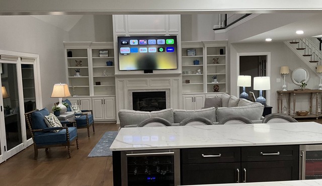 Large Updated Modern Home In Great Neighborhood in Louisville