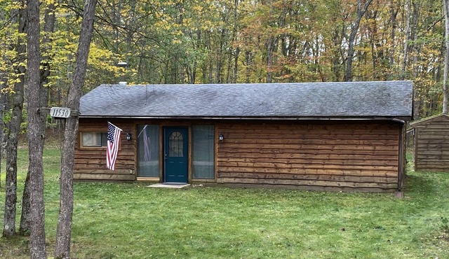 Latitude Adjustment Cabin- Close to all up north activities!!