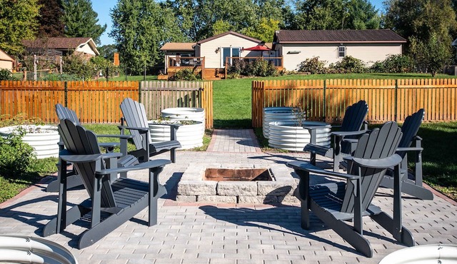 Lauderdale Lakes Stay: Seasonal Hot Tub & Firepit