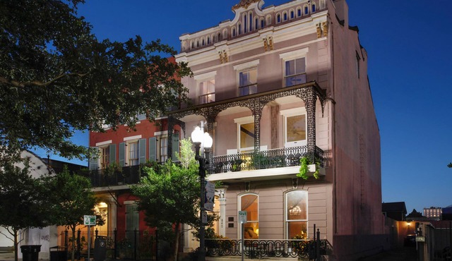 Les Carillons - Arts District Gem Large Groups Welcome! Pool! Elevator!