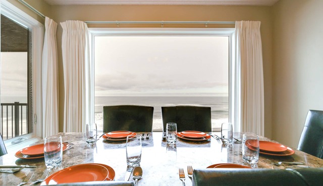 Lincoln City Condo: Pool Access, Walk to Beach!