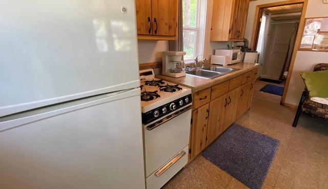 Lincolnwood Resort Cabin 6