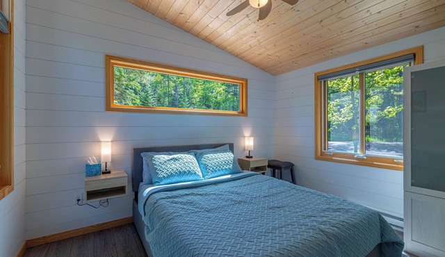 Little Blue: Secluded Tiny Home Near Lake Superior