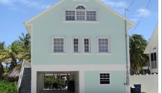 LittleTorch Key3/2 canal home with quick ocean access!