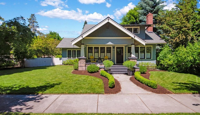 Located on Bend's most sought after historic district street, provides the perfe
