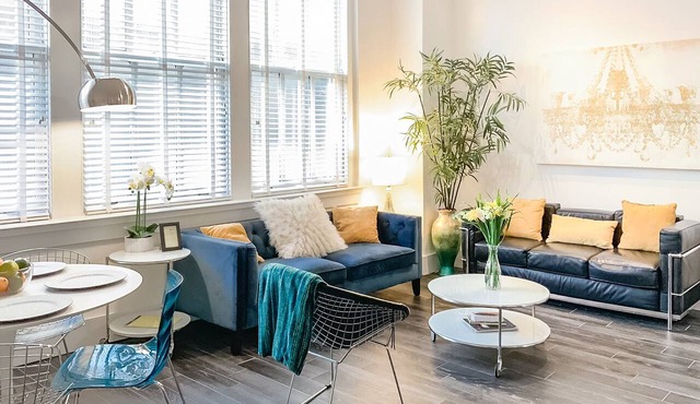 Location Location Location! Comfy Plush Modern Condo in The Center of Everything
