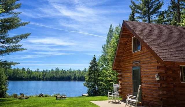 Log Cabin Rental! Quiet, Peaceful & Private Lakefront. Dog Friendly!