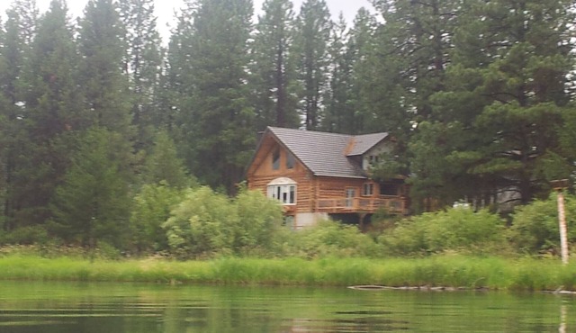 Log home On the Deschutes River Bend, OR