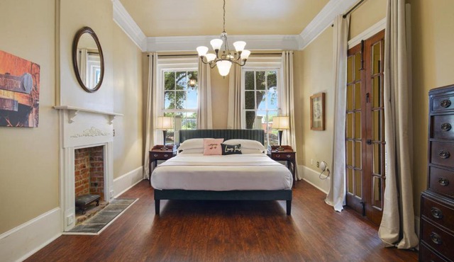 Louis Park Hotel