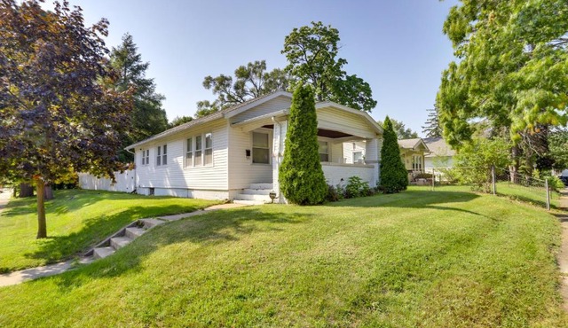 Lovely Home in South Bend: Walk to Notre Dame!