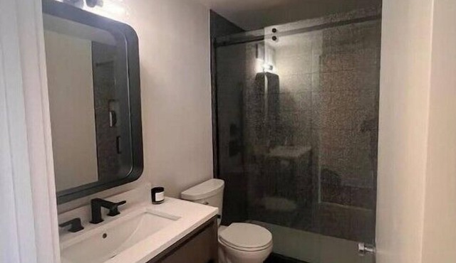 Lovely Two Bedroom Condo w/Pooln