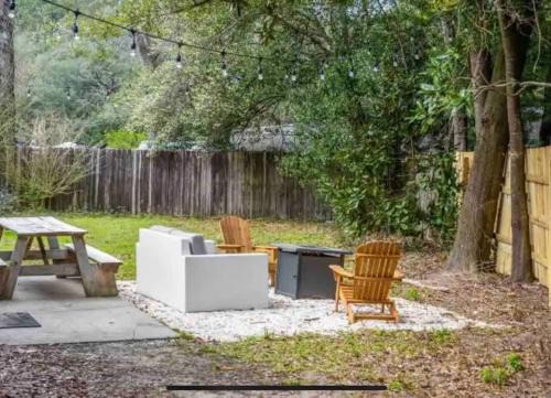 Lush Lounge Fire Pit BBQ Family