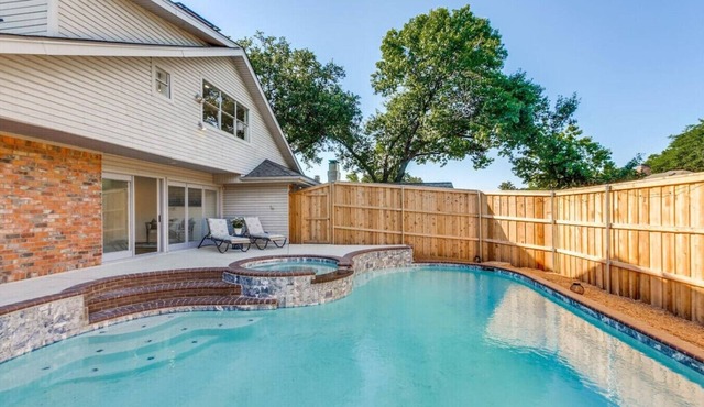 LUX Lounge | 3200+ SQ FT - Heated Pool & Jacuzzi