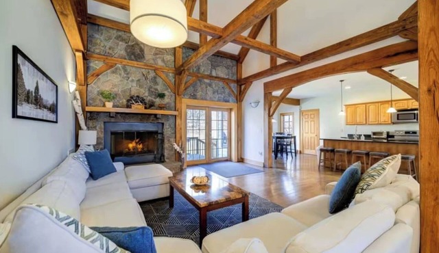 Luxe 6BR Group Retreat | Hot Tub, Fire Pit + Pond