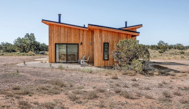 Luxurious Desert Casita with River Rock Shower near Grand Canyon, Arizona