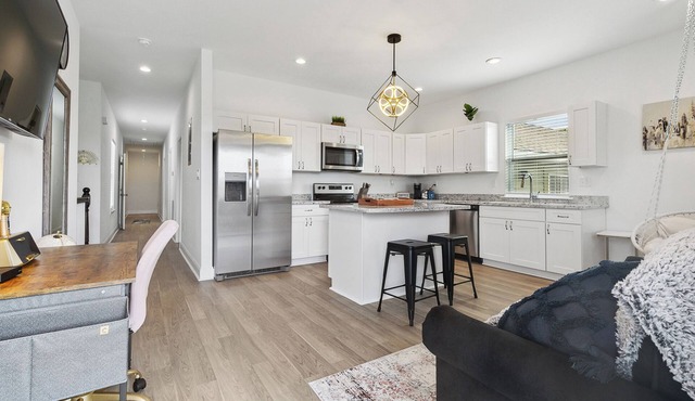 Luxury 3br Oasis w/Jacuzzi