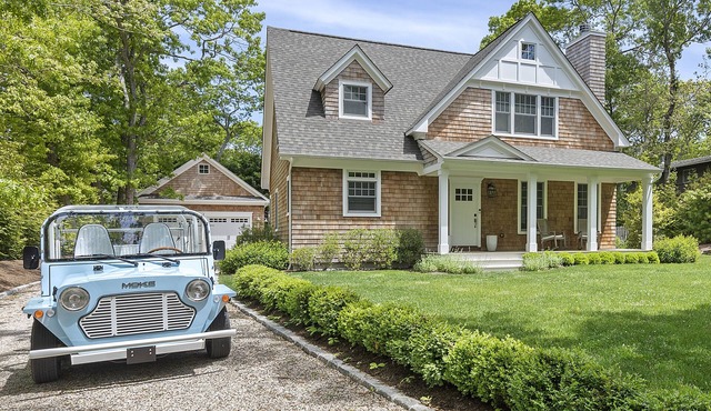 Luxury 4-bedroom in East Hampton [w/private beach]